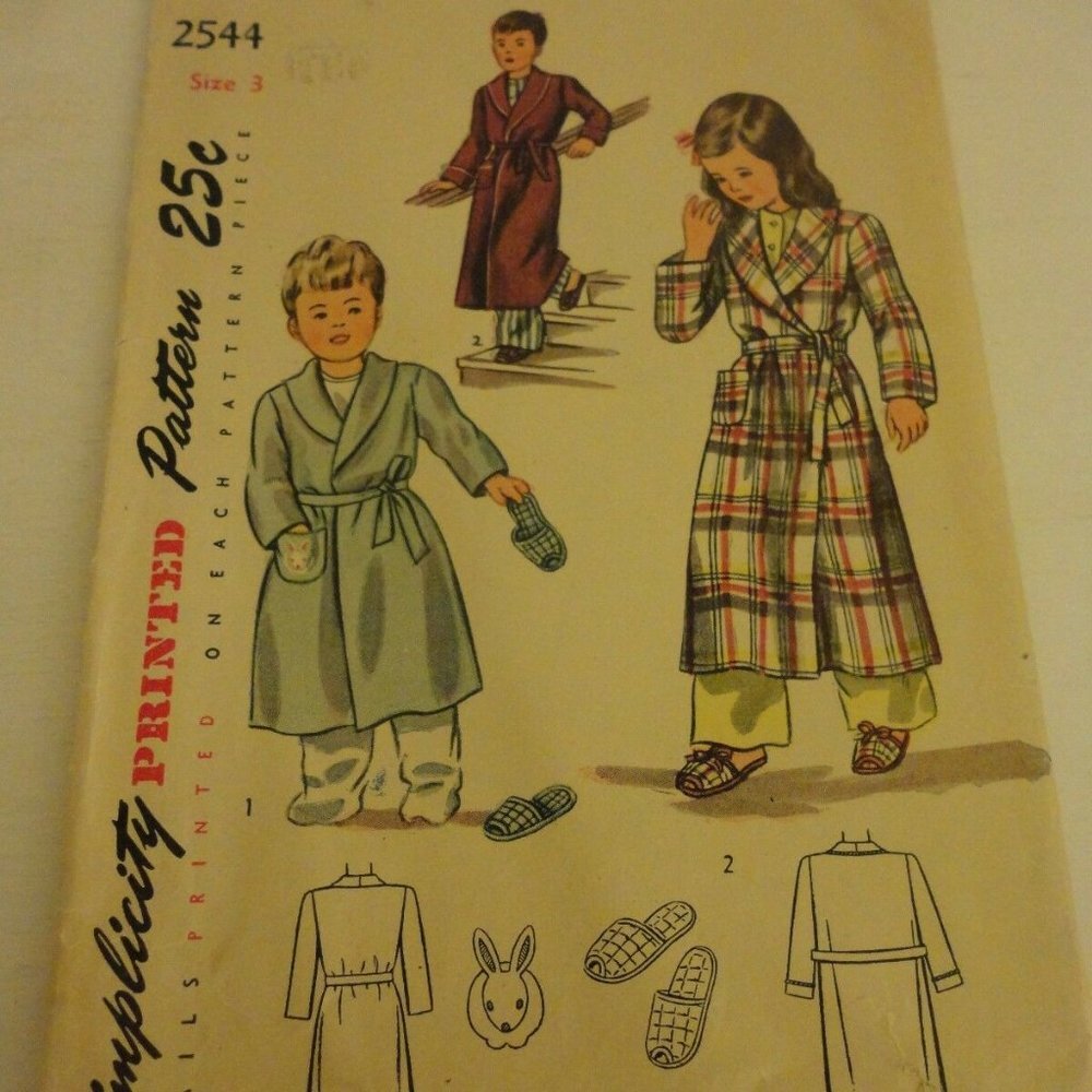 Vintage Children's Size 3 Robe and Slippers 2544